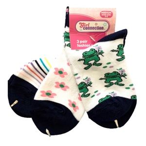 3 pack of girls printed ankle socks size M